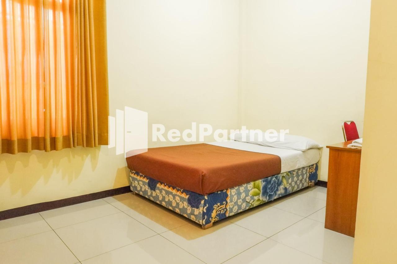 Grand Kembar Hotel RedPartner Bandung Exterior foto