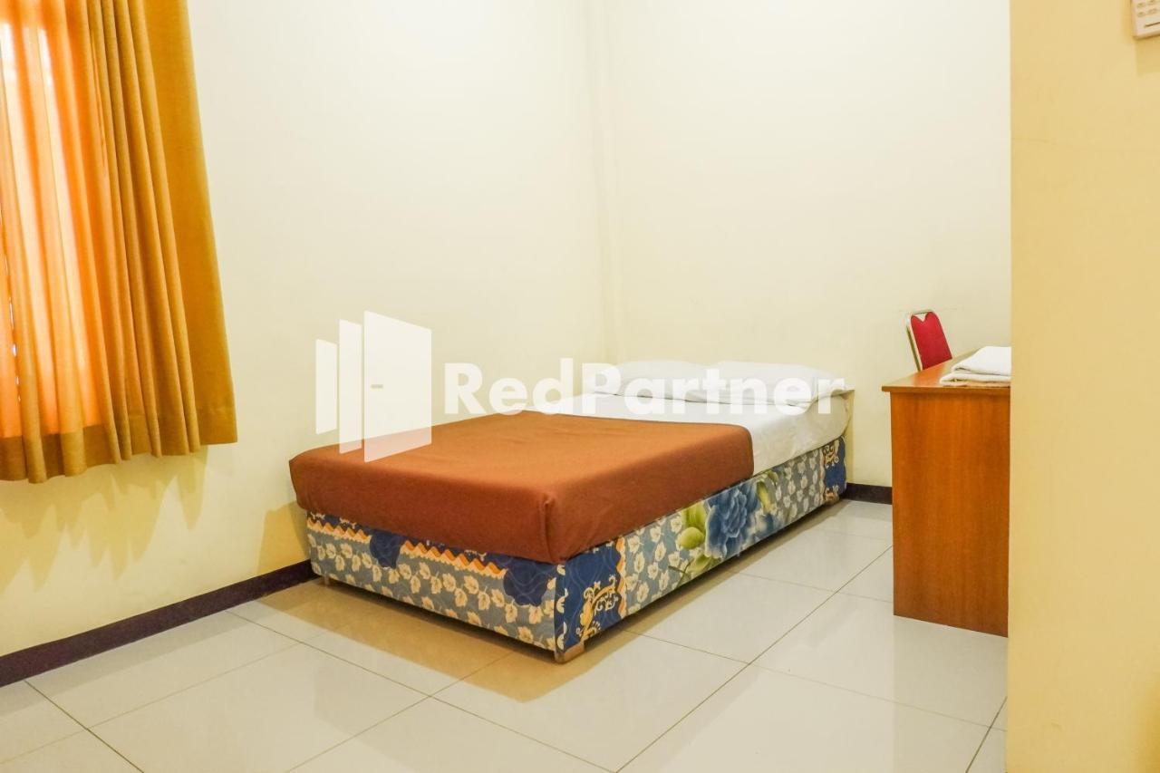 Grand Kembar Hotel RedPartner Bandung Exterior foto