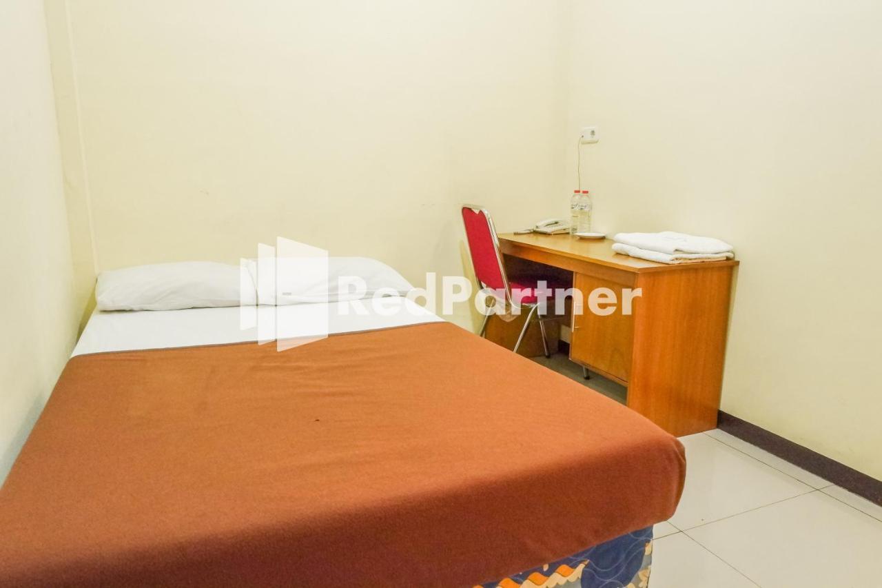 Grand Kembar Hotel RedPartner Bandung Exterior foto