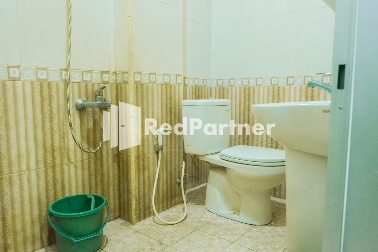 Grand Kembar Hotel RedPartner Bandung Exterior foto