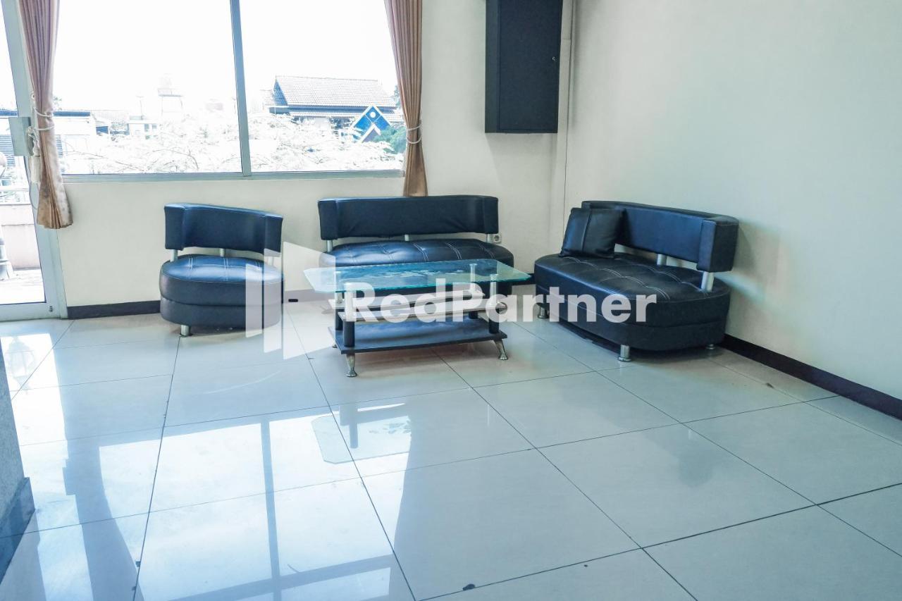 Grand Kembar Hotel RedPartner Bandung Exterior foto