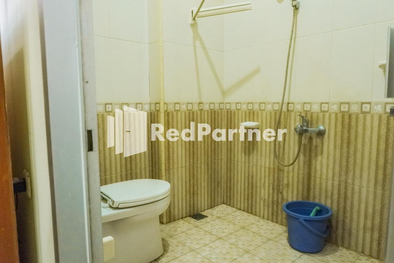 Grand Kembar Hotel RedPartner Bandung Exterior foto